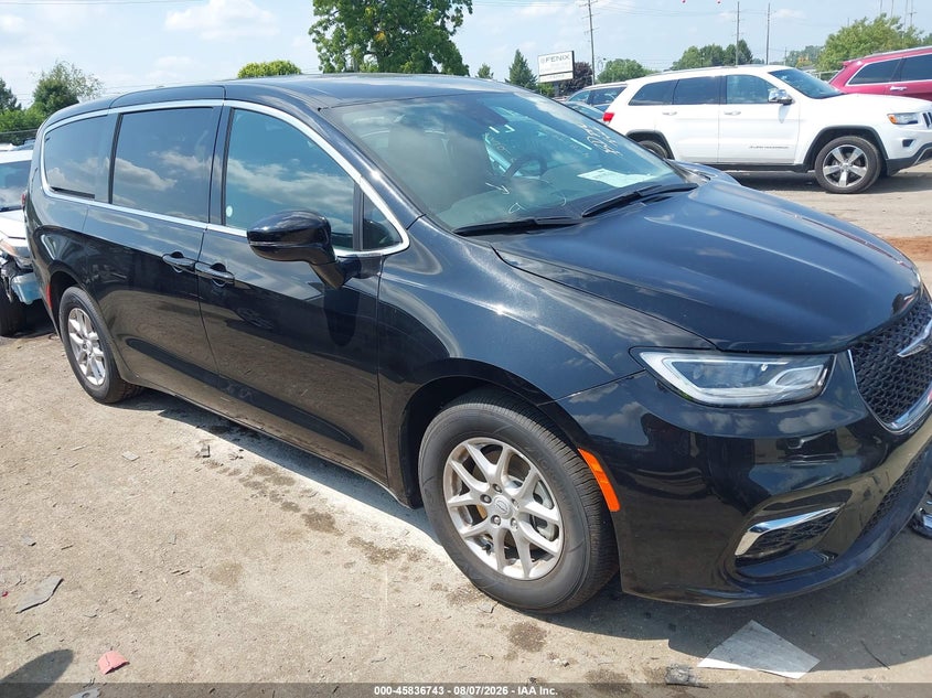 2026 Chrysler Pacifica VIN 2C4RC1BG9TR160709 — IAAI salvage auction photo