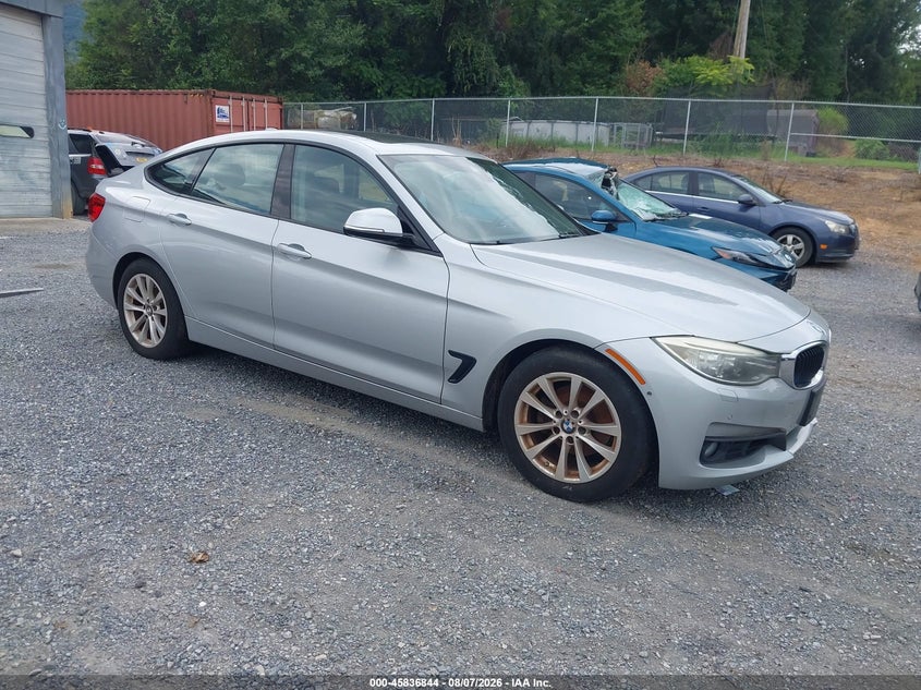 2015 BMW 3er VIN WBA3X5C53FD560851 IAAI salvage auction — NORMAL WEAR, Clear (Virginia), sold $350 on 2026-08-18 (photo 1)