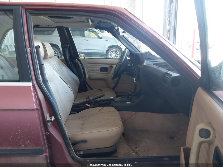 1991 BMW 3 series VIN WBAAD2315MED29648 IAAI salvage auction — NORMAL WEAR, Clear (New Jersey), sold $1,100 on 2026-08-12 (photo 5)