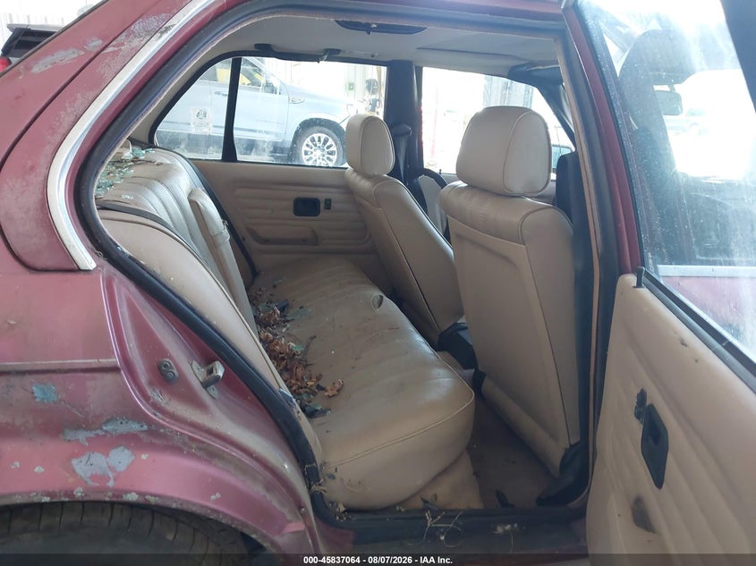 1991 BMW 3 series VIN WBAAD2315MED29648 IAAI salvage auction — NORMAL WEAR, Clear (New Jersey), sold $1,100 on 2026-08-12 (photo 8)