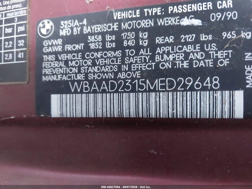 1991 BMW 3 series VIN WBAAD2315MED29648 IAAI salvage auction — NORMAL WEAR, Clear (New Jersey), sold $1,100 on 2026-08-12 (photo 9)