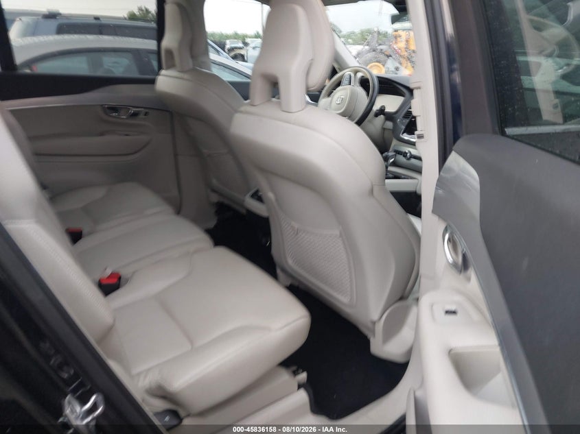 2017 Volvo Xc90 VIN YV4A22PK7H1117434 IAAI salvage auction — NORMAL WEAR, Original (Ohio), sold $4,425 on 2026-08-18 (photo 8)