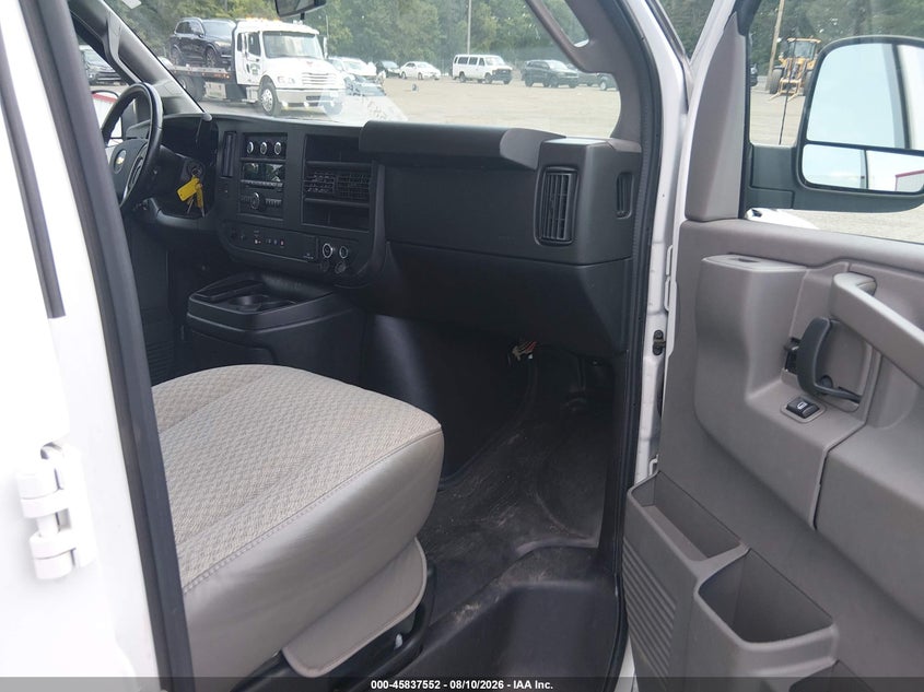 2019 Chevrolet Express 2500 VIN 1GAWGEFG3K1326419 IAAI salvage auction — NORMAL WEAR, SF97 (Maryland), sold $16,400 on 2026-09-08 (photo 5)