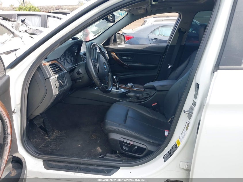2014 BMW 3er VIN WBA3B5C56EP540296 IAAI salvage auction — REAR END, Salvage Certificate (California), sold $1,700 on 2026-08-21 (photo 5)