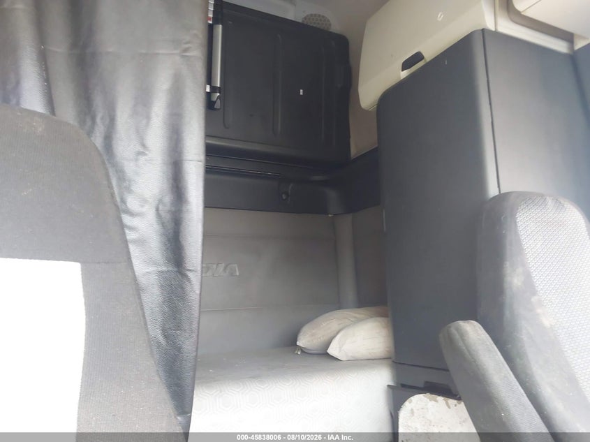 2020 Freightliner New cascadia 126 VIN 3AKJHHDV8LSKY4995 IAAI salvage auction — SIDE, Salvage (Pennsylvania), sold $8,500 on 2026-09-18 (photo 6)