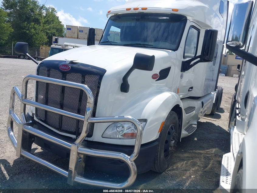2022 Peterbilt 579 VIN 1XPBD49X4ND756479 IAAI salvage auction — UNKNOWN, Salvage Rebuilt (North Carolina), sold $19,050 on 2026-08-28 (photo 2)