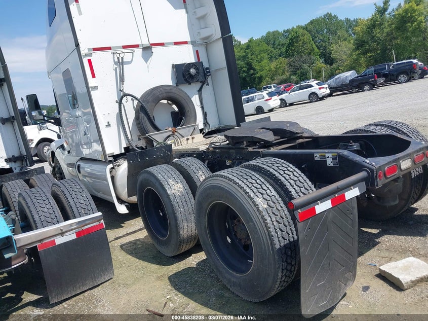 2022 Peterbilt 579 VIN 1XPBD49X4ND756479 IAAI salvage auction — UNKNOWN, Salvage Rebuilt (North Carolina), sold $19,050 on 2026-08-28 (photo 3)