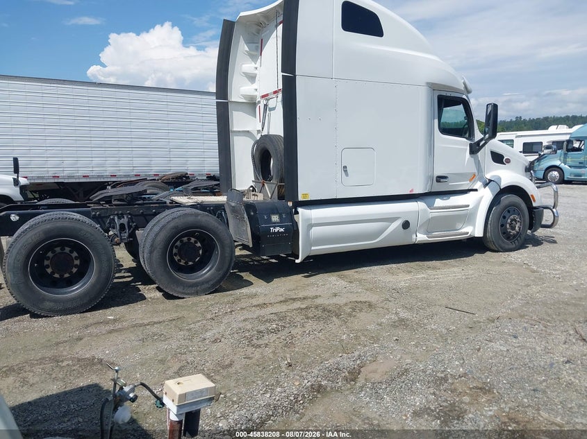 2022 Peterbilt 579 VIN 1XPBD49X4ND756479 IAAI salvage auction — UNKNOWN, Salvage Rebuilt (North Carolina), sold $19,050 on 2026-08-28 (photo 4)