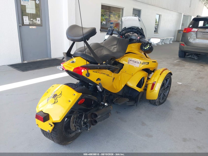 2013 Can-am/ brp Spyder VIN 2BXNCBC18DV000781 IAAI salvage auction — LEFT & RIGHT, Rebuildable (Florida), sold $2,500 on 2026-09-02 (photo 4)