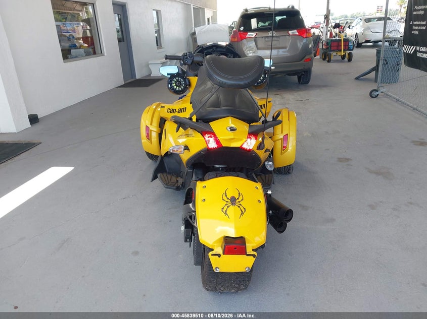 2013 Can-am/ brp Spyder VIN 2BXNCBC18DV000781 IAAI salvage auction — LEFT & RIGHT, Rebuildable (Florida), sold $2,500 on 2026-09-02 (photo 6)