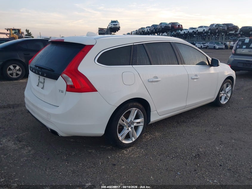 2015 Volvo V60 VIN YV140MEB5F1213574 IAAI salvage auction — NORMAL WEAR, Clear (Florida), sold $650 on 2026-08-18 (photo 4)
