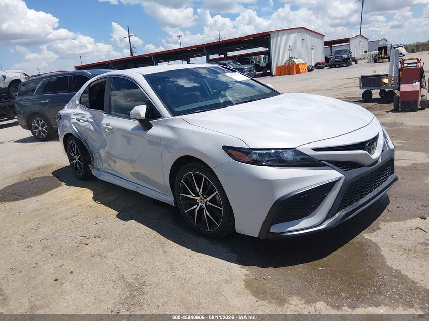 2022 Toyota Camry VIN 4T1G11AKXNU015599 — IAAI salvage auction photo