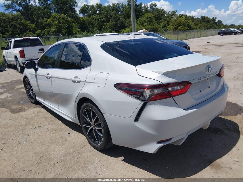 2022 Toyota Camry VIN 4T1G11AKXNU015599 IAAI salvage auction — SIDE, Salvage Title, sold $7,000 on 2026-08-26 (photo 3)