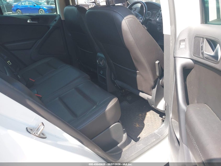 2014 Volkswagen Tiguan VIN WVGBV3AX7EW614602 IAAI salvage auction — NORMAL WEAR, Wait Title, sold $1,225 on 2026-08-13 (photo 8)