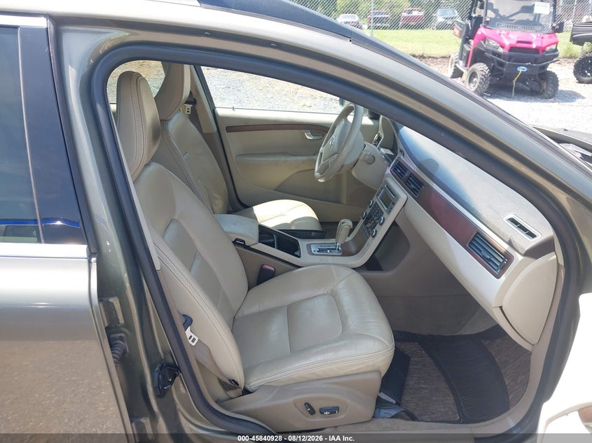 2010 Volvo Xc70 VIN YV4960BZ9A1085219 IAAI salvage auction — NORMAL WEAR, Clear (Virginia), sold $475 on 2026-08-18 (photo 5)