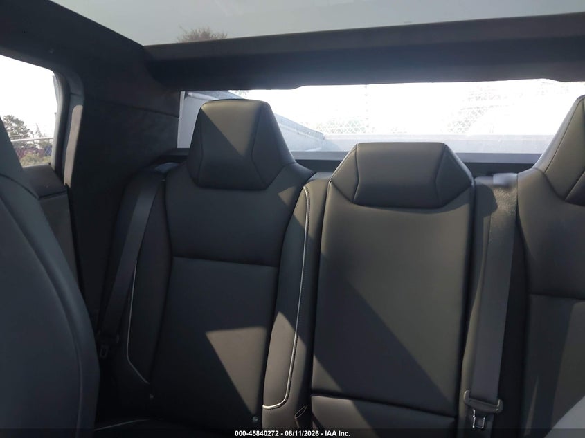 2025 Tesla Cybertruck VIN 7G2CEHED1SA067746 IAAI salvage auction — LEFT FRONT, Salvage (North Carolina), sold $27,500 on 2026-09-17 (photo 8)