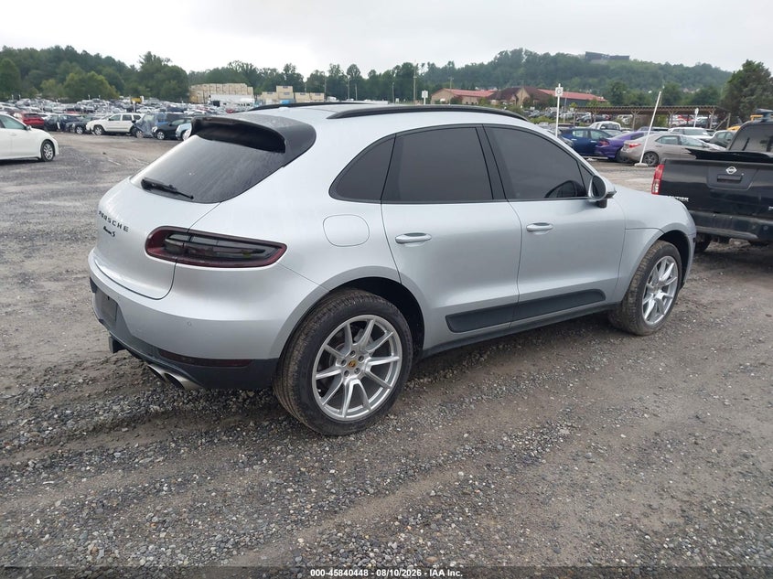 2016 Porsche Macan VIN WP1AB2A5XGLB51164 IAAI salvage auction — UNKNOWN, Clear (South Carolina), sold $9,000 on 2026-08-16 (photo 4)