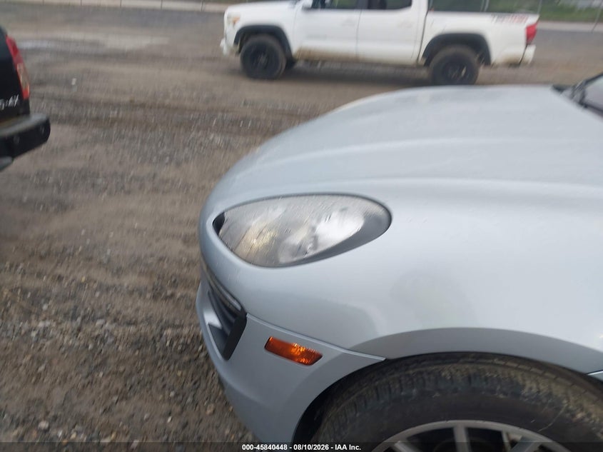 2016 Porsche Macan VIN WP1AB2A5XGLB51164 IAAI salvage auction — UNKNOWN, Clear (South Carolina), sold $9,000 on 2026-08-16 (photo 6)