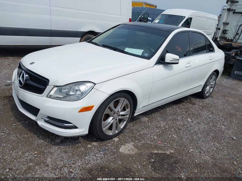 2013 Mercedes-benz C-klasse VIN WDDGF8AB3DG072115 IAAI salvage auction — NORMAL WEAR, Clear (Pennsylvania), sold $800 on 2026-08-19 (photo 2)