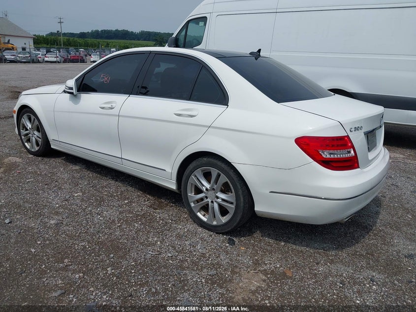 2013 Mercedes-benz C-klasse VIN WDDGF8AB3DG072115 IAAI salvage auction — NORMAL WEAR, Clear (Pennsylvania), sold $800 on 2026-08-19 (photo 3)
