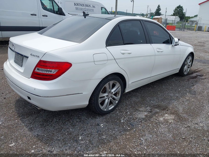 2013 Mercedes-benz C-klasse VIN WDDGF8AB3DG072115 IAAI salvage auction — NORMAL WEAR, Clear (Pennsylvania), sold $800 on 2026-08-19 (photo 4)