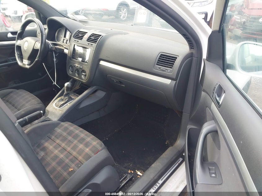 2008 Volkswagen Gti VIN WVWHD71K88W328128 IAAI salvage auction — NORMAL WEAR, Clear (New York), sold $225 on 2026-08-19 (photo 5)