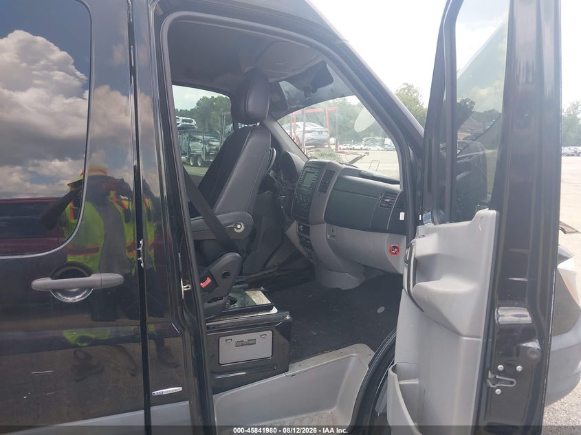 2015 Mercedes-benz Sprinter VIN WDZPE8DC9FP140695 IAAI salvage auction — NORMAL WEAR, Clear (Florida), sold $2,800 on 2026-08-19 (photo 5)