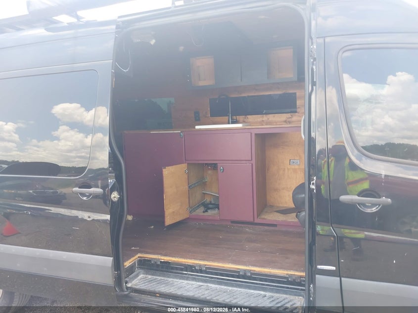2015 Mercedes-benz Sprinter VIN WDZPE8DC9FP140695 IAAI salvage auction — NORMAL WEAR, Clear (Florida), sold $2,800 on 2026-08-19 (photo 8)