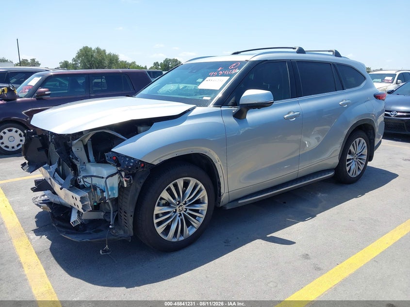 2023 Toyota Highlander VIN 5TDKDRBH4PS515479 IAAI salvage auction — FRONT END, Salvage Title, sold $23,025 on 2026-09-11 (photo 2)