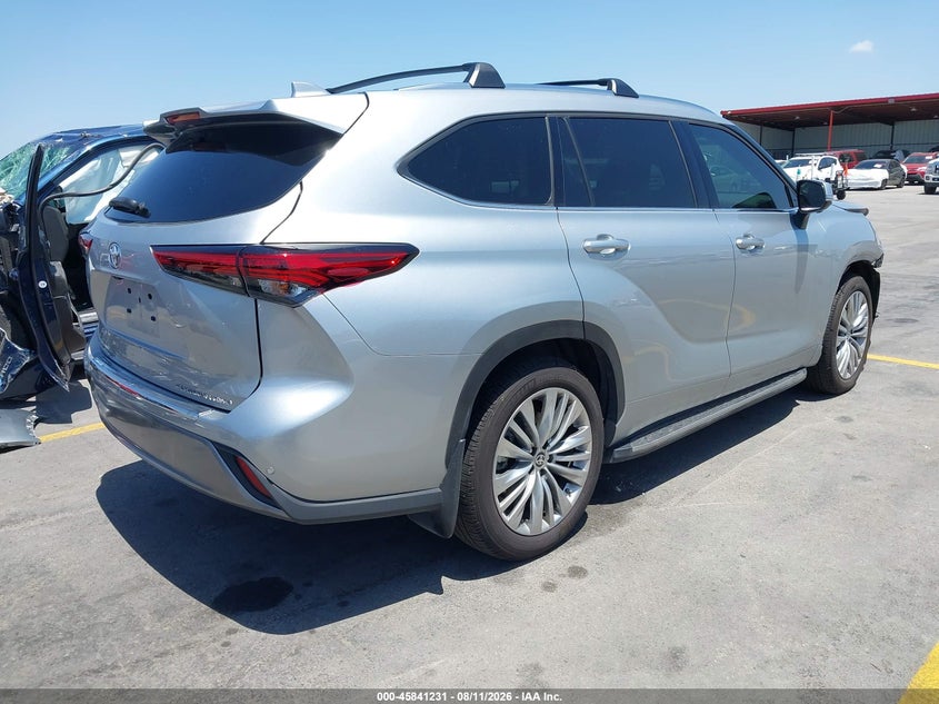 2023 Toyota Highlander VIN 5TDKDRBH4PS515479 IAAI salvage auction — FRONT END, Salvage Title, sold $23,025 on 2026-09-11 (photo 4)