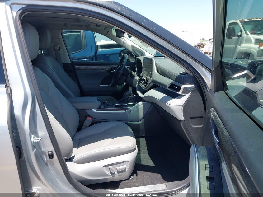 2023 Toyota Highlander VIN 5TDKDRBH4PS515479 IAAI salvage auction — FRONT END, Salvage Title, sold $23,025 on 2026-09-11 (photo 5)