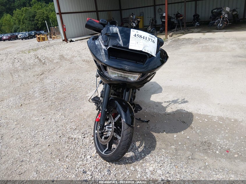 2024 Harley-davidson Road glide VIN 1HD1KH711RB644778 IAAI salvage auction — FRONT & REAR, Salvage (Kentucky), sold $19,050 on 2026-09-02 (photo 5)