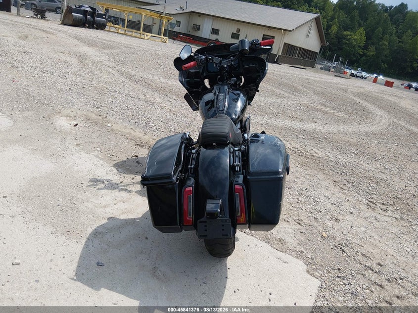 2024 Harley-davidson Road glide VIN 1HD1KH711RB644778 IAAI salvage auction — FRONT & REAR, Salvage (Kentucky), sold $19,050 on 2026-09-02 (photo 6)