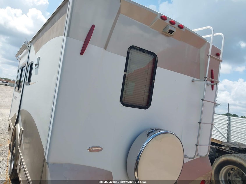2007 Ford E-450 VIN 1FDXE45S36DB41286 IAAI salvage auction — REAR END, Salvage (Alabama), sold $7,000 on 2026-08-25 (photo 3)