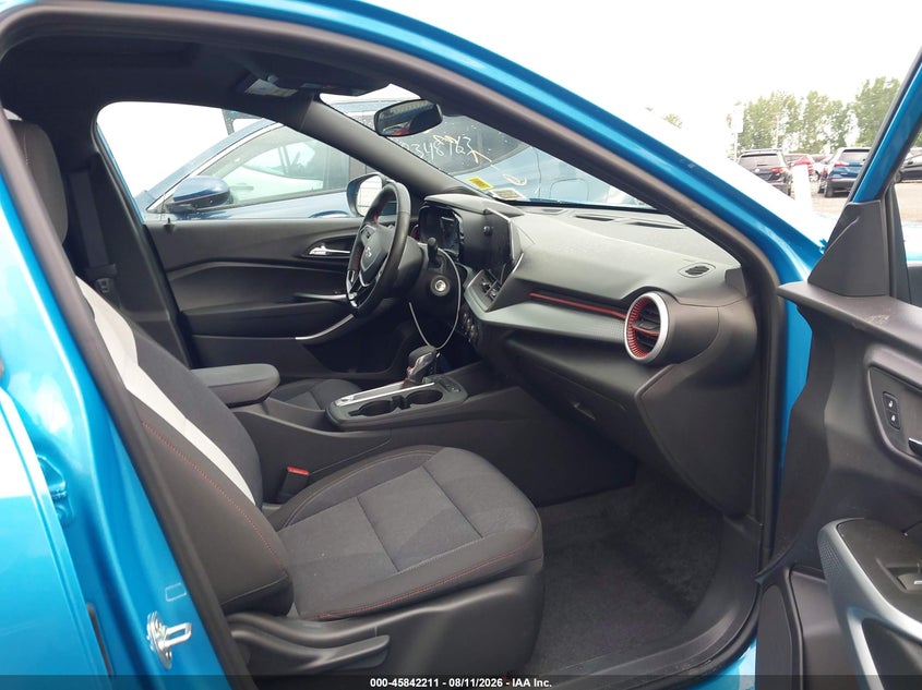 2025 Chevrolet Trax VIN KL77LGEP3SC169920 IAAI salvage auction — SIDE, Salvage Title, sold $7,000 on 2026-08-30 (photo 5)