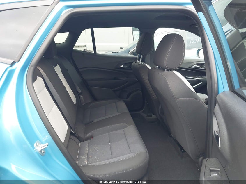 2025 Chevrolet Trax VIN KL77LGEP3SC169920 IAAI salvage auction — SIDE, Salvage Title, sold $7,000 on 2026-08-30 (photo 8)