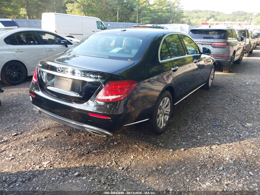 2018 Mercedes-benz E-klasse VIN WDDZF4KB5JA390185 IAAI salvage auction — WATER/FLOOD, Salvage Title, sold $3,750 on 2026-10-26 (photo 4)