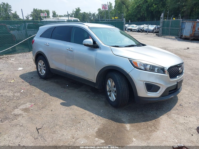 2017 Kia Sorento VIN 5XYPGDA58HG317834 IAAI salvage auction — LEFT SIDE, Wait Title, sold $1,425 on 2026-09-17 (photo 1)