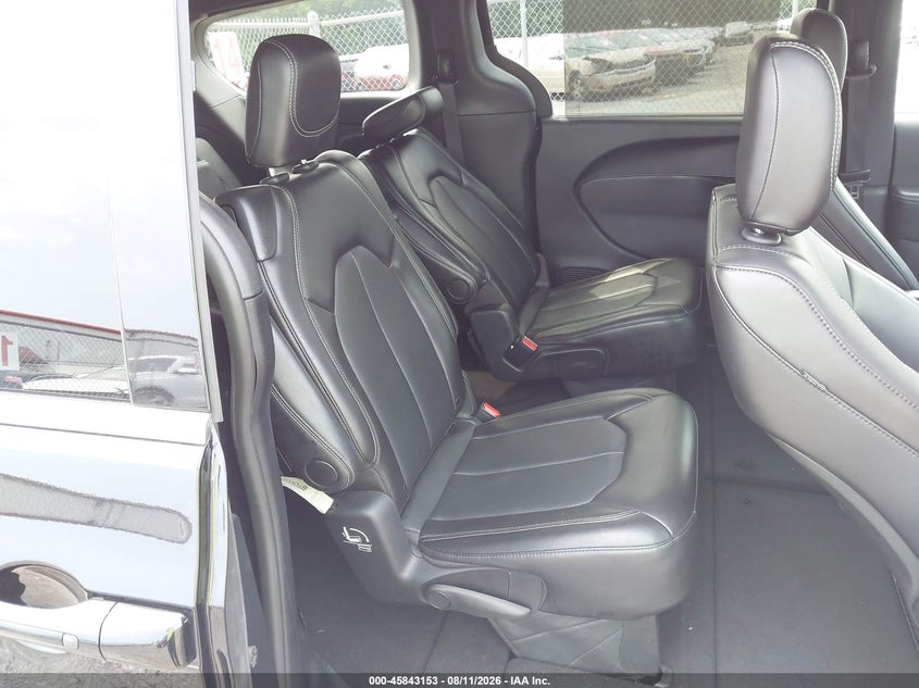 2025 Chrysler Pacifica VIN 2C4RC1BG0SR540861 IAAI salvage auction — RIGHT FRONT, Salvage Title, sold $10,000 on 2026-08-21 (photo 8)