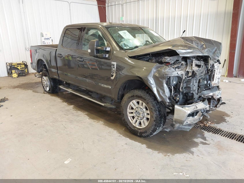 2017 Ford F350 VIN 1FT8W3BT4HEF38015 — IAAI salvage auction photo