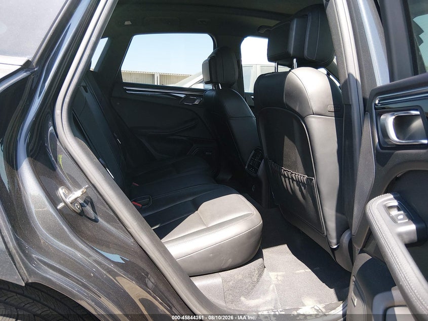 2020 Porsche Macan VIN WP1AA2A55LLB00779 IAAI salvage auction — NORMAL WEAR, Clear - Dealer Only (California), sold $7,600 on 2026-08-12 (photo 8)
