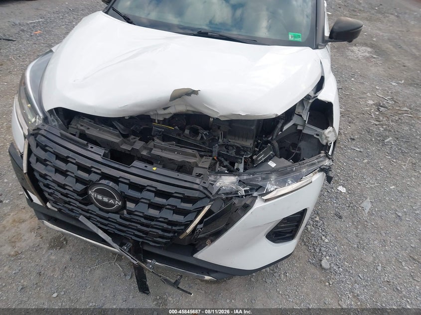 2023 Nissan Kicks VIN 3N1CP5DV6PL476801 IAAI salvage auction — FRONT END, Wait Title, sold $3,300 on 2026-08-31 (photo 6)