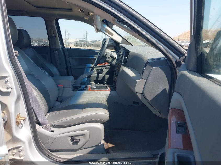 2005 Jeep Grand cherokee VIN 1J4HR58N15C703581 IAAI salvage auction — NORMAL WEAR, Clear - Dealer Only (California), sold $300 on 2026-08-22 (photo 5)