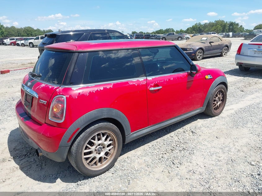 2009 Mini Cooper VIN WMWMF33509TT69698 IAAI salvage auction — NORMAL WEAR, Clear (Georgia), sold $100 on 2026-08-17 (photo 4)