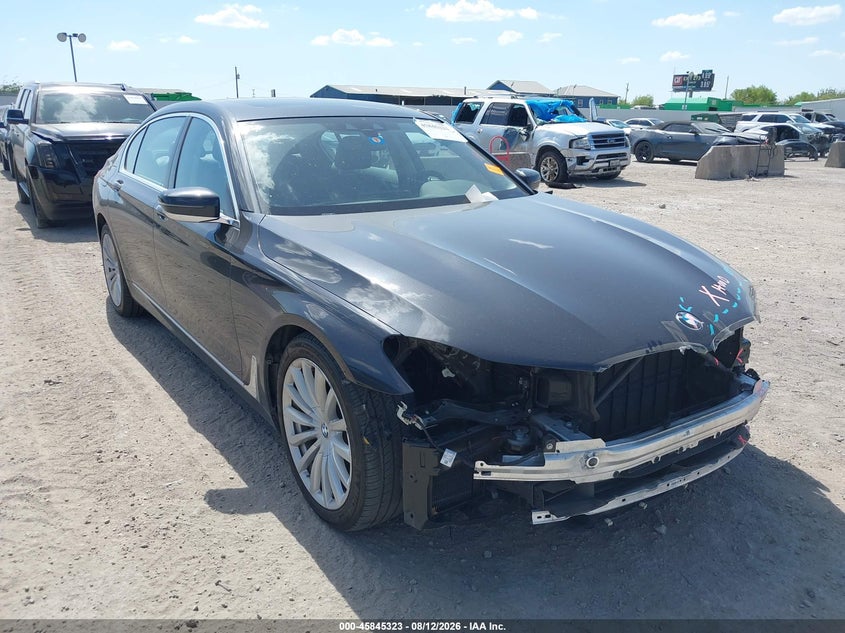 2019 BMW 7er VIN WBA7E2C57KB454608 — IAAI salvage auction photo