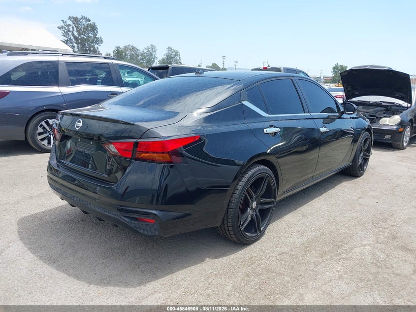 2019 Nissan Altima VIN 1N4BL4BV5KC227515 IAAI salvage auction — LEFT SIDE, Salvage (California), sold $2,600 on 2026-09-09 (photo 4)