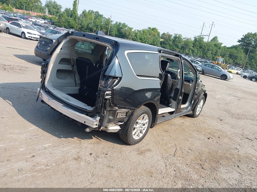 2023 Chrysler Pacifica VIN 2C4RC1BG1PR509366 IAAI salvage auction — NORMAL WEAR, Wait Title, sold $3,575 on 2026-08-22 (photo 4)