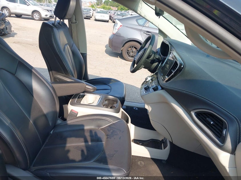 2023 Chrysler Pacifica VIN 2C4RC1BG1PR509366 IAAI salvage auction — NORMAL WEAR, Wait Title, sold $3,575 on 2026-08-22 (photo 5)