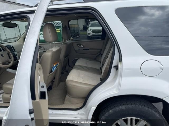 2005 Mercury Mariner VIN 4M2YU57105DJ14366 IAAI salvage auction — NORMAL WEAR, Clear (New York), sold $1,800 on 2026-09-09 (photo 8)