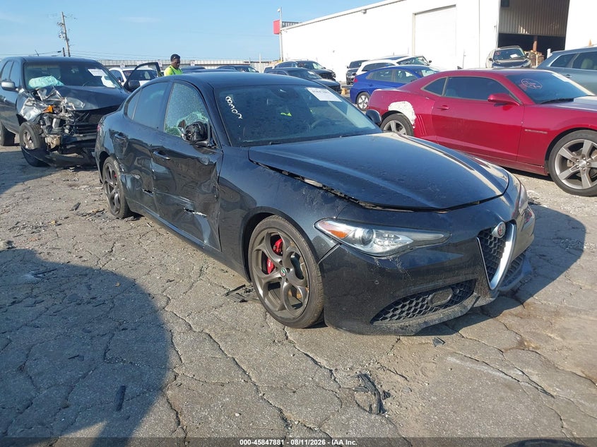2018 Alfa romeo Giulia VIN ZARFAECN7J7578302 IAAI salvage auction — RIGHT SIDE, Wait Title, sold $3,350 on 2026-09-10 (photo 1)